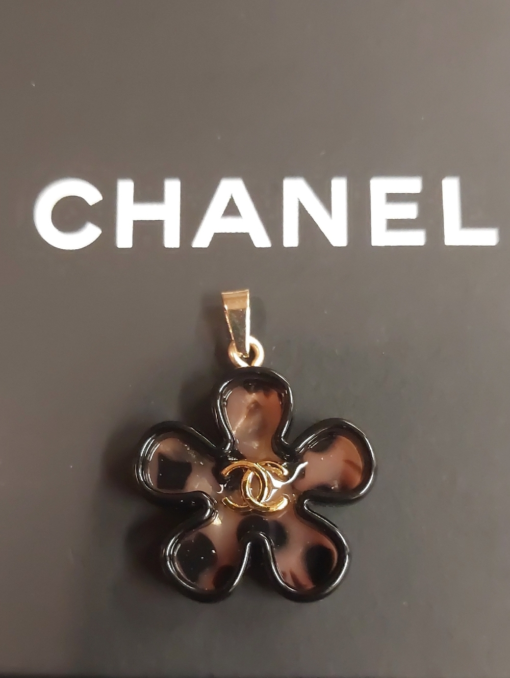 CC Boutique Brown Tortoiseshell Flower Pendant